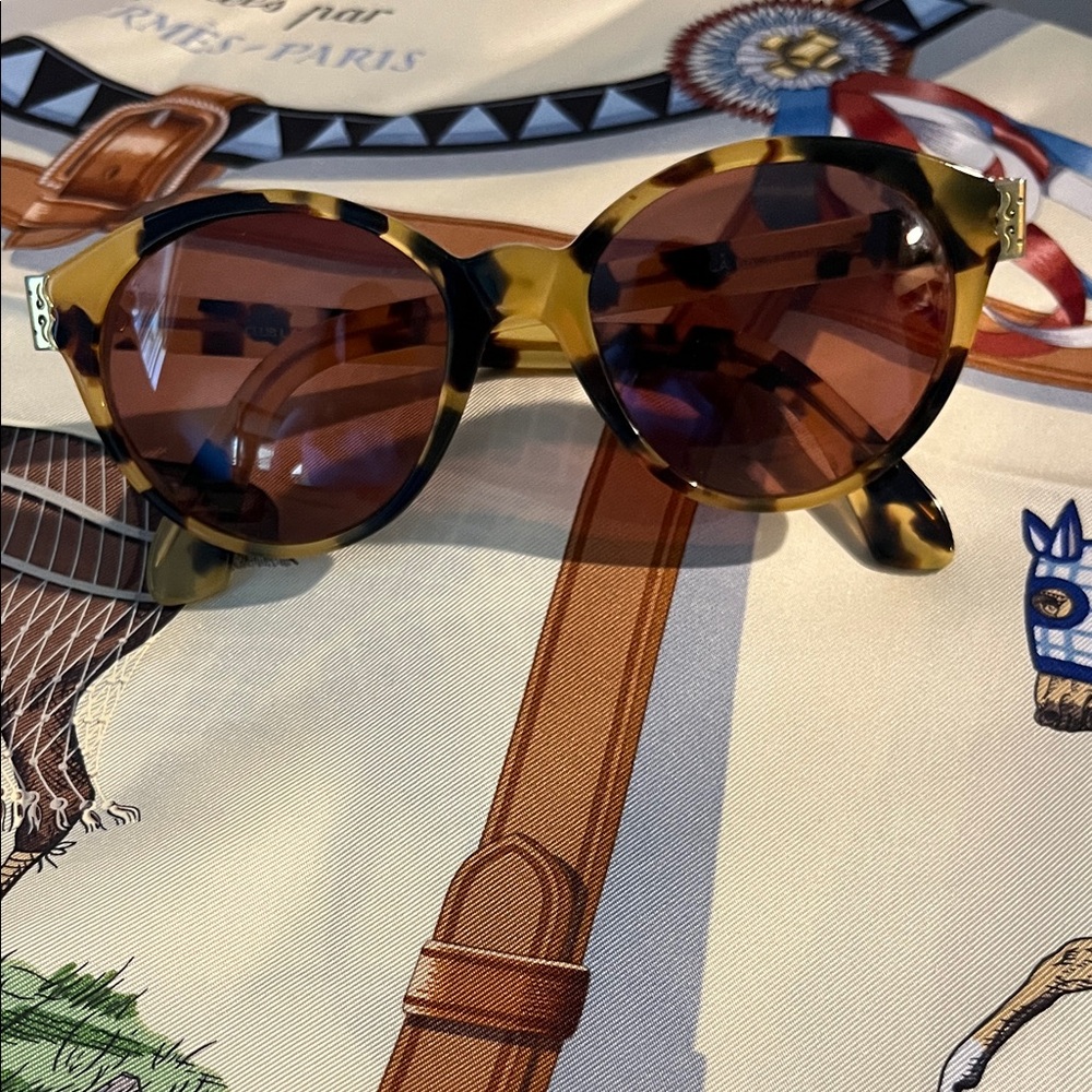 Tortoiseshell Sunglasses with Brown Lenses